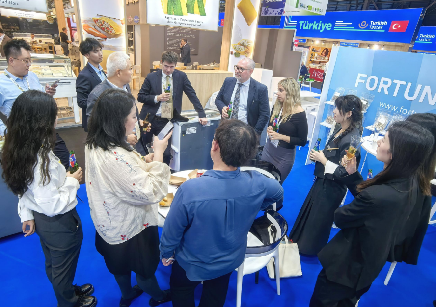 The 53rd SIAL Food Exhibition in France: Fortune Foods Shines in Paris